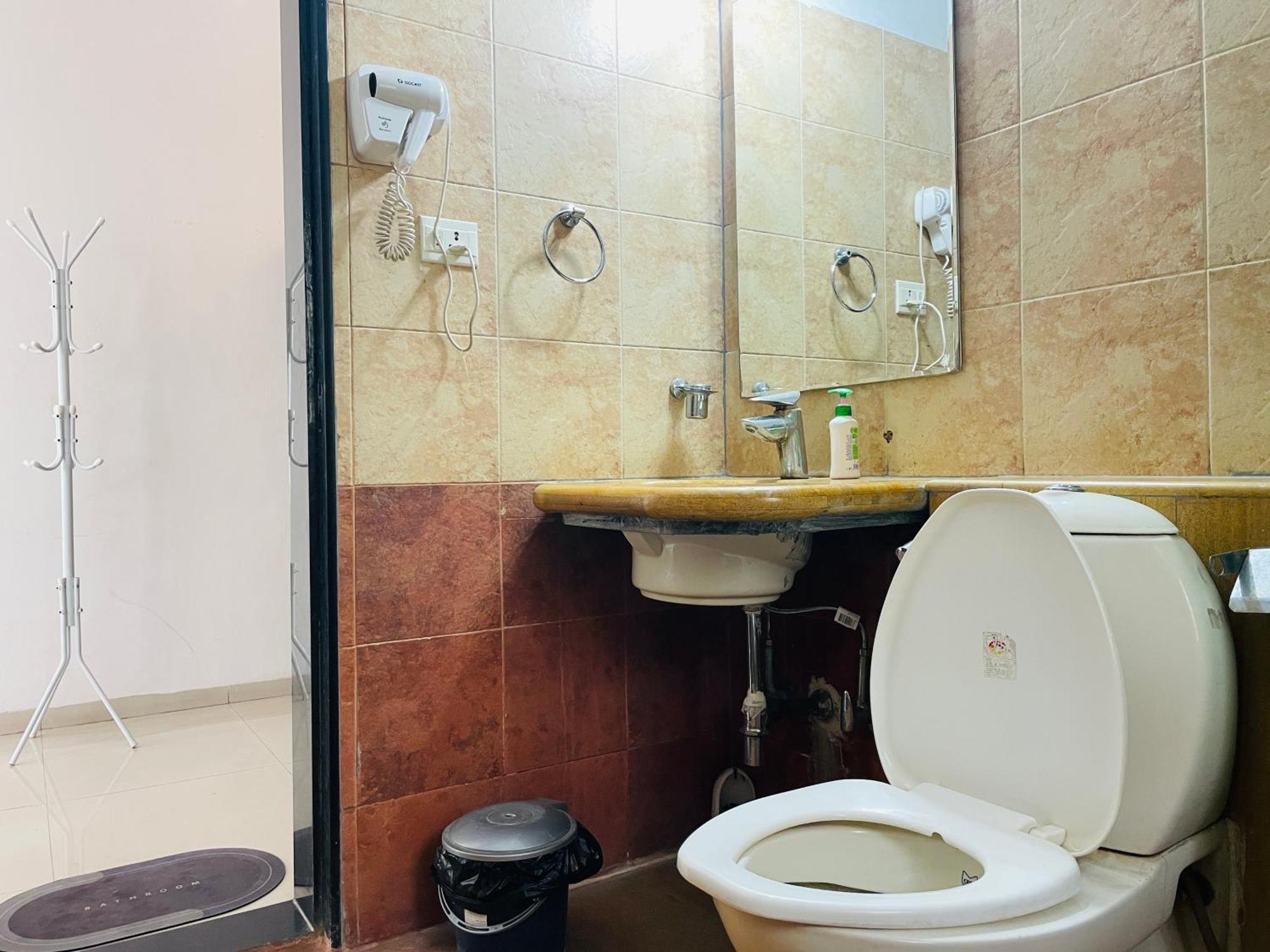 Lifespace- Spacious Hostel In A Luxurious Villa Pune Bagian luar foto